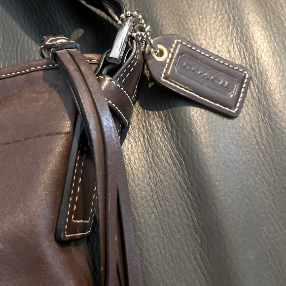 Coach Chocolate Leather Purse. Great condition! - Picture 3 of 4